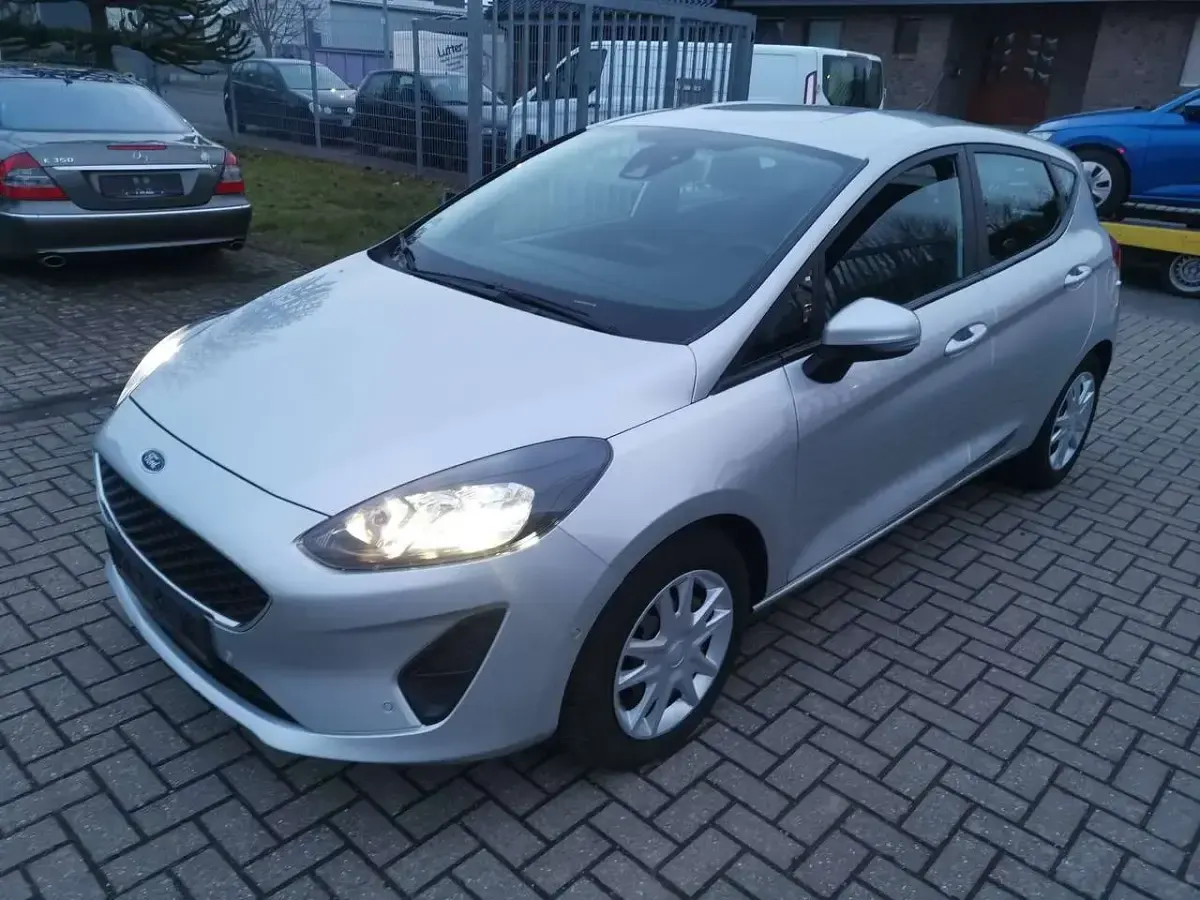 Gebraucht Ford Fiesta 101 PS (74 kW) 2021 Polarsilber metallic Kleinwagen