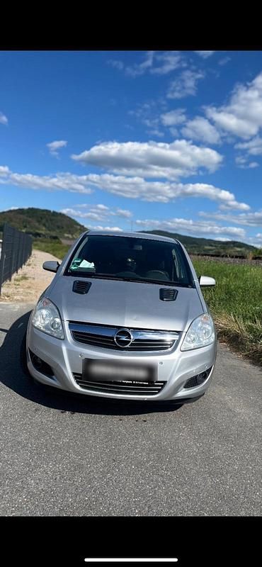 Silber Gebraucht 2008 Opel Zafira Van / Kleinbus | 2.700 € (Fairer Preis) - Bild 1/4