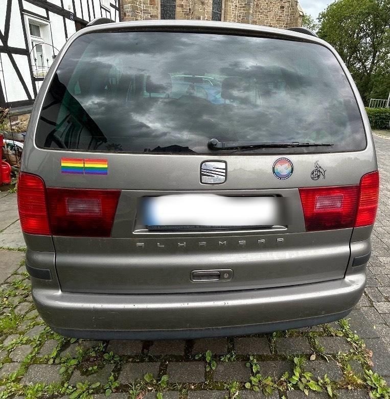Grau Gebraucht 2009 Seat Alhambra Van / Kleinbus | 1.650 € (Guter Preis) - Bild 1/4
