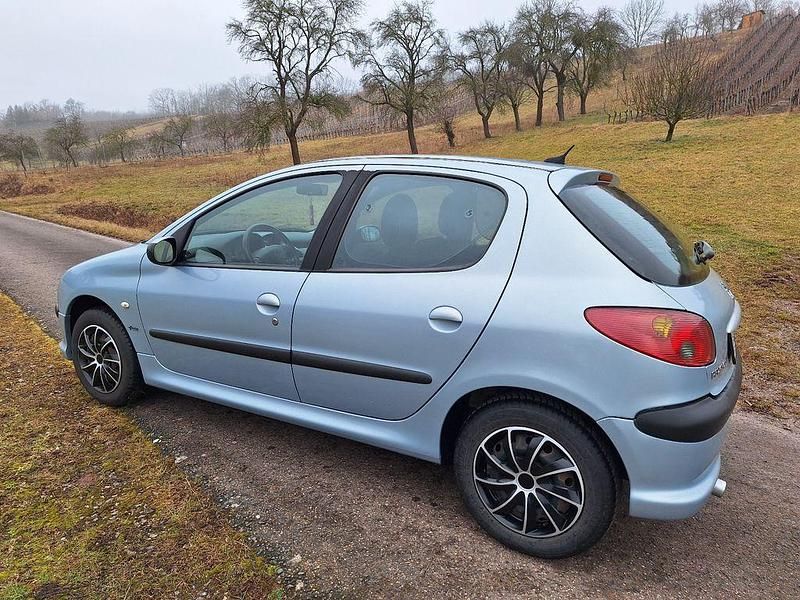Gebraucht Peugeot 206 Filou 75 PS (55 kW) 2006 Blau Limousine