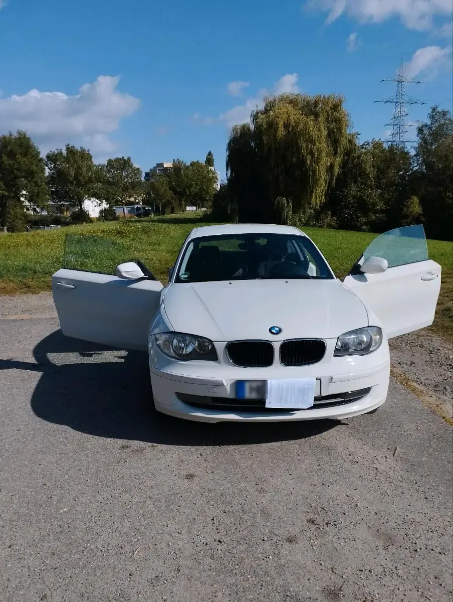 Usata BMW 116 122 CV (89 kW) 2012 Bianco Utilitaria