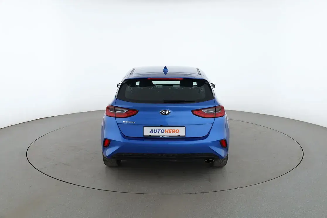Gebraucht Kia Ceed Vision 99 PS (72 kW) 2019 Blau Kleinwagen