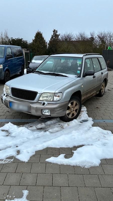 Silber Gebraucht 2001 Subaru Forester SUV | 600 € (Superpreis) - Bild 1/4