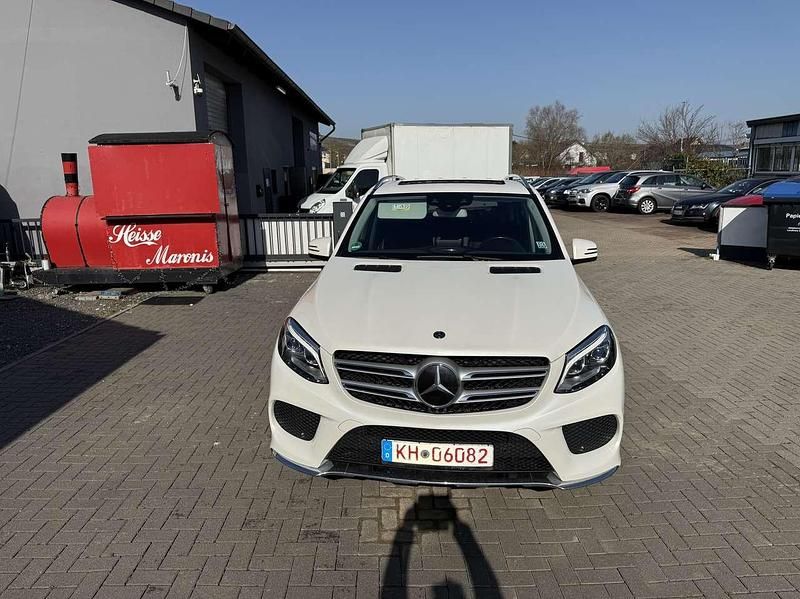 Gebraucht Mercedes GLE400 333 PS (244 kW) 2017 Diamantweiss  metalliclack SUV
