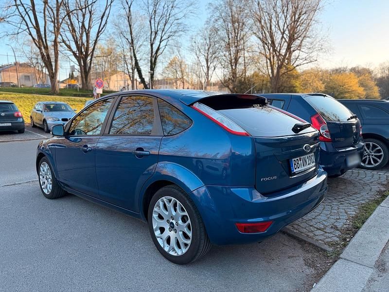 Usata Ford Focus 101 CV (74 kW) 2009 Blu Berlina