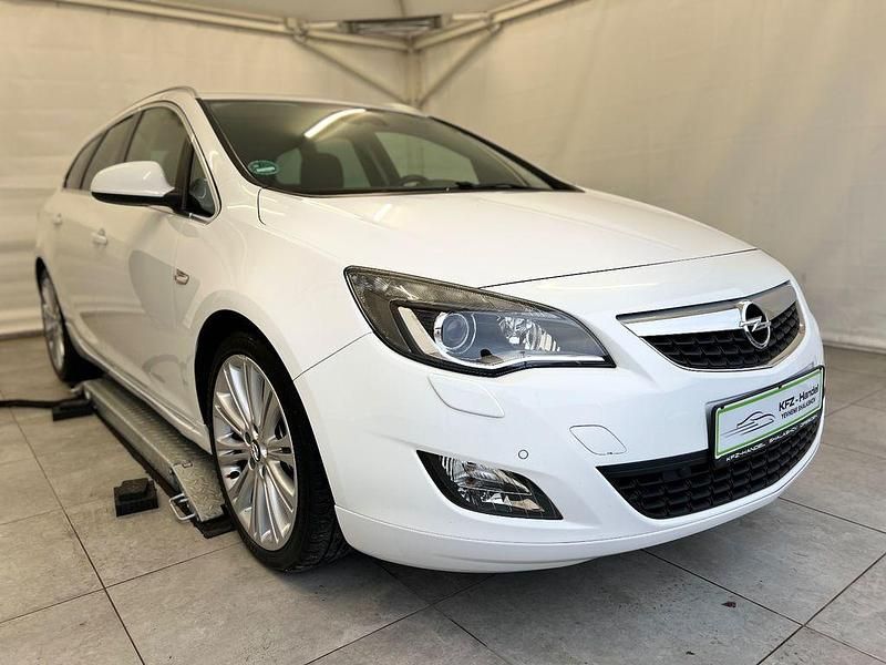 Gebraucht Opel Astra Sport 165 PS (121 kW) 2012 Weiß Kombi