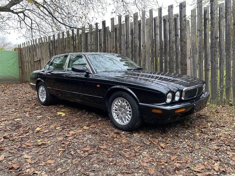 Schwarz Gebraucht 2001 Jaguar XJ Executive Limousine | 14.900 € (Etwas zu teuer) - Bild 1/4