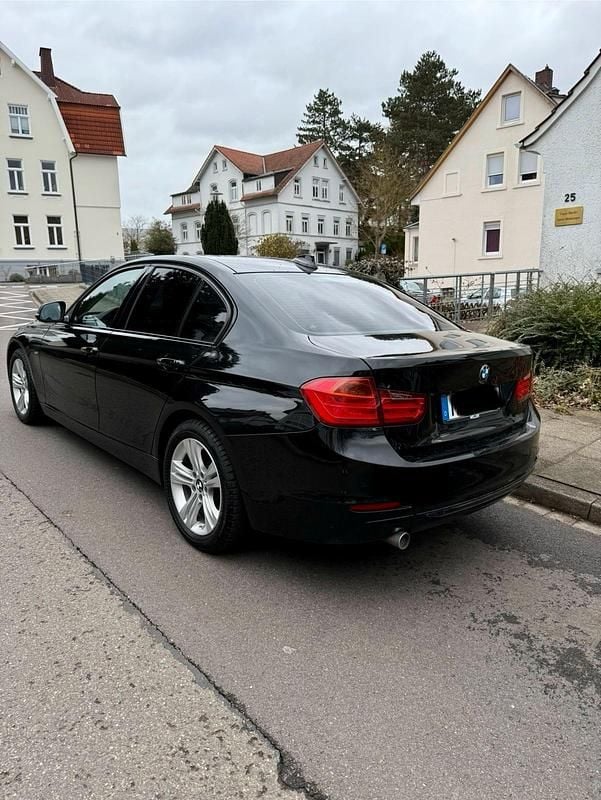 Gebraucht BMW 320 Luxury Line 184 PS (135 kW) 2012 Schwarz Limousine