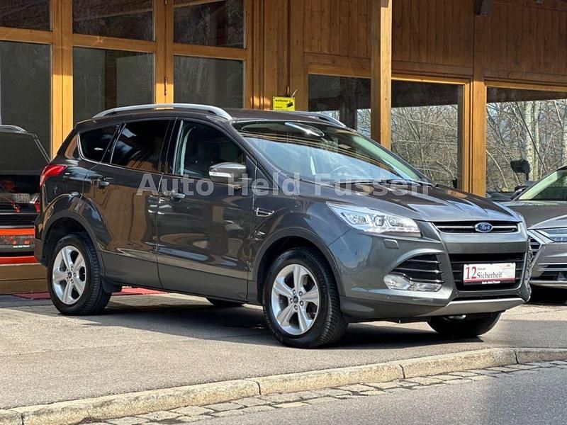 Gebraucht Ford Kuga Titanium 179 PS (131 kW) 2016 Grau SUV