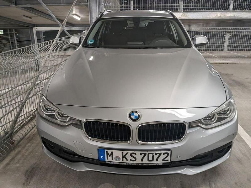 Gebraucht BMW 318 150 PS (110 kW) 2019 Silber Kombi