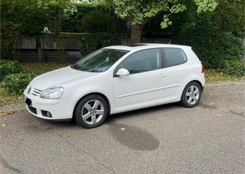 Weiß Gebraucht 2006 VW Golf V Limousine | 3.700 € (Etwas zu teuer) - Bild 1/4