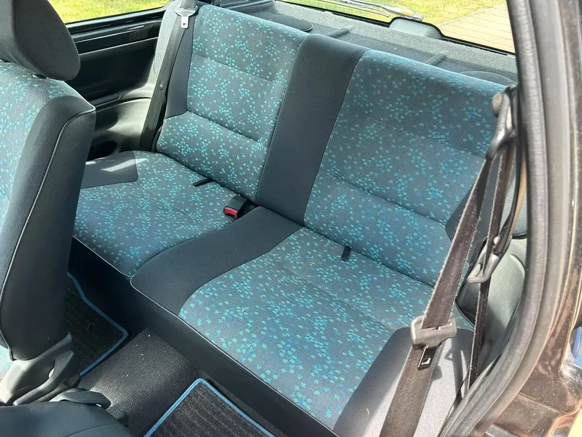 Gebraucht Peugeot 106 58 PS (42 kW) 1995 Schwarz Kleinwagen