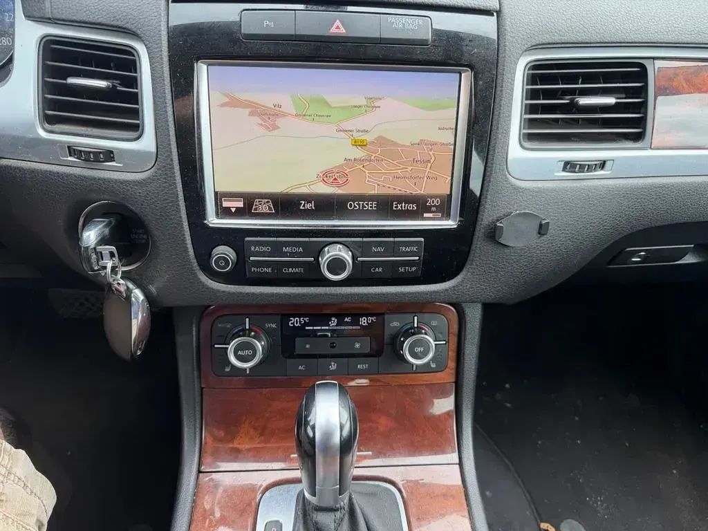 Gebraucht VW Touareg 204 PS (150 kW) 2011 Schwarz SUV