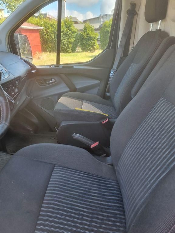 Usado Ford Transit Custom 170 HP (125 kW) 2017 Preto Sedan