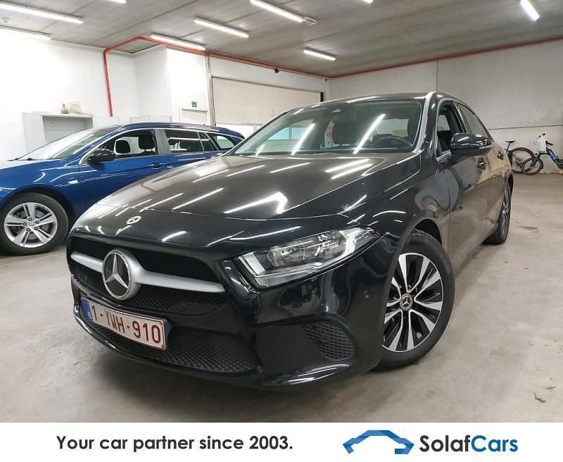 Schwarz Gebraucht 2021 Mercedes A180 Limousine | 17.545 € (Guter Preis) - Bild 1/4