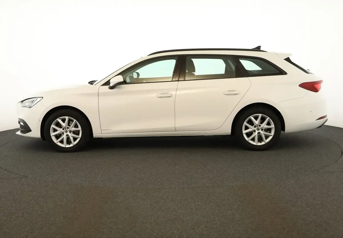 Gebraucht Seat Leon Style 150 PS (110 kW) 2022 White candy