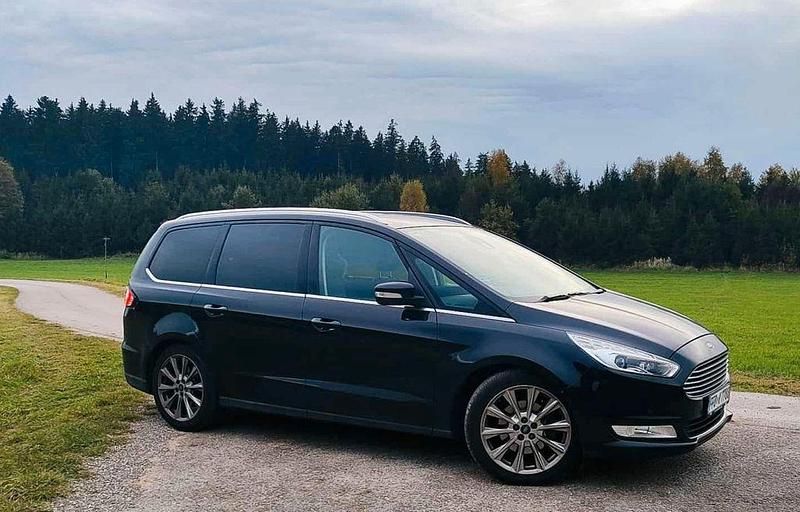 Schwarz Gebraucht 2015 Ford Galaxy Titanium Van / Kleinbus | 13.000 € (Superpreis) - Bild 1/4