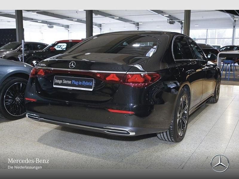 Gebraucht Mercedes E300 Avantgarde 204 PS (150 kW) 2025 Schwarz Limousine