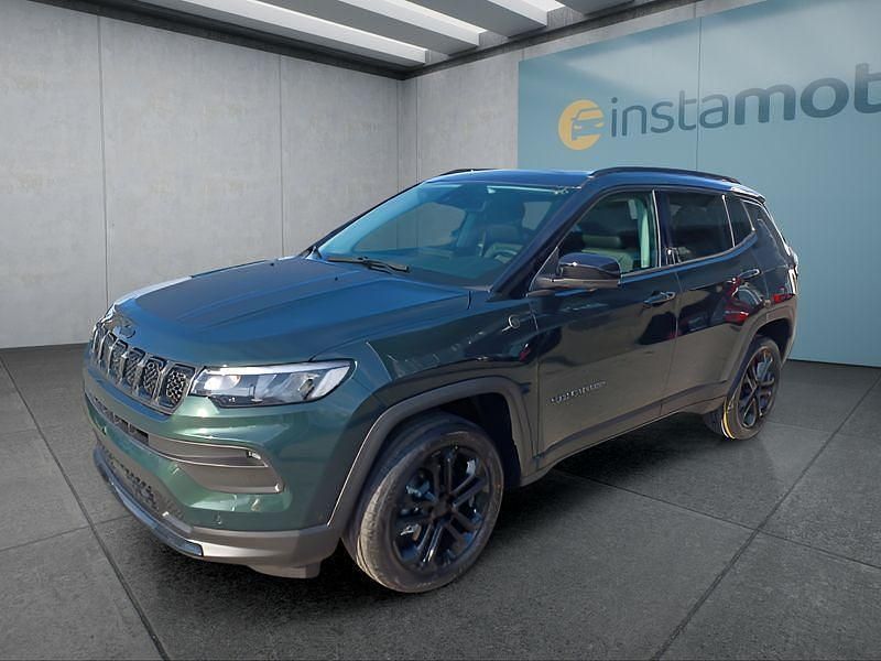 Grün Neu 2025 Jeep Compass North SUV | 43.949 € (Teuer) - Bild 1/4