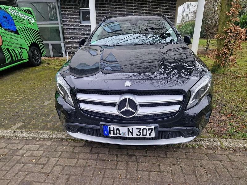 Gebraucht Mercedes GLA200 156 PS (114 kW) 2014 Schwarz SUV