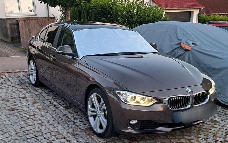 Braun Gebraucht 2014 BMW 335 Sport Line Limousine | 22.250 € (Superpreis) - Bild 1/4