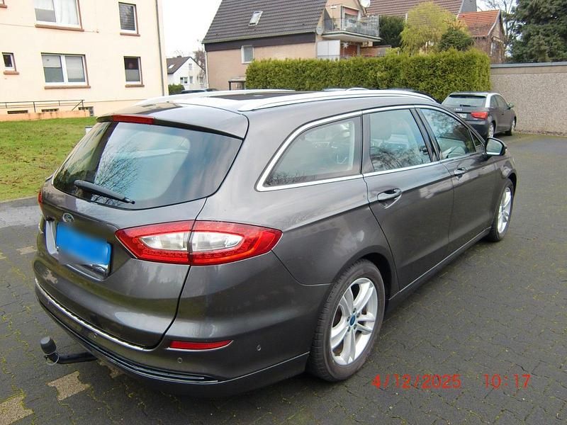 Gebraucht Ford Mondeo Titanium 150 PS (110 kW) 2017 Grau Kombi