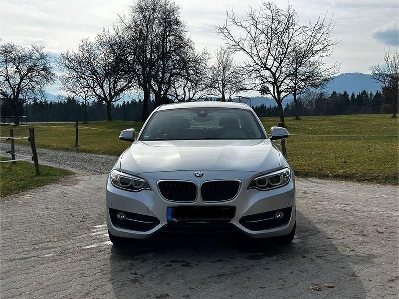 Gebraucht BMW 220 Sport Line 190 PS (139 kW) 2016 Silber Coupé