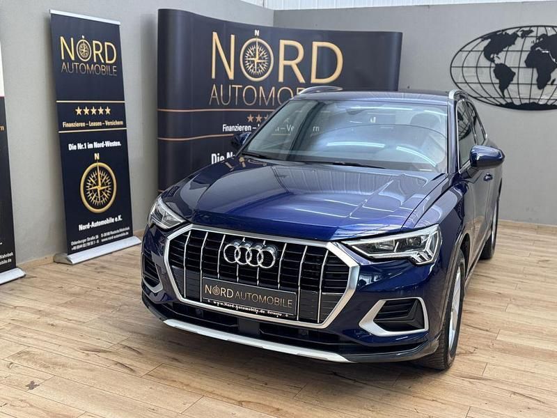 Navarrablau metallic (metallic) Gebraucht 2022 Audi Q3 Advanced SUV | 33.899 € (Fairer Preis) - Bild 1/3