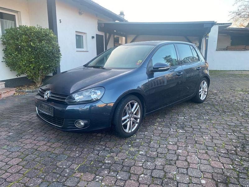 Gebraucht VW Golf VI Highline 110 PS (80 kW) 2009 Violet Kleinwagen