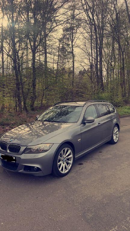 Grau Gebraucht 2008 BMW 330 M Sport Kombi | 8.990 € (Fairer Preis) - Bild 1/4