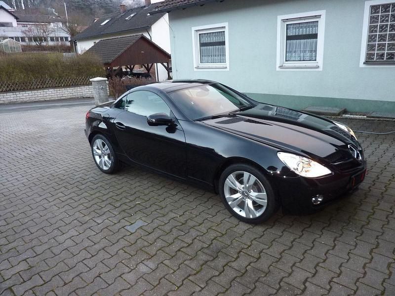 Gebraucht Mercedes SLK200 184 PS (135 kW) 2010 Schwarz Cabrio