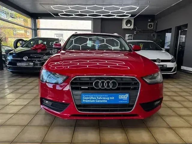 Używany Audi A4 Attraction 412 KM (303 kW) 2013 Czerwony Kombi