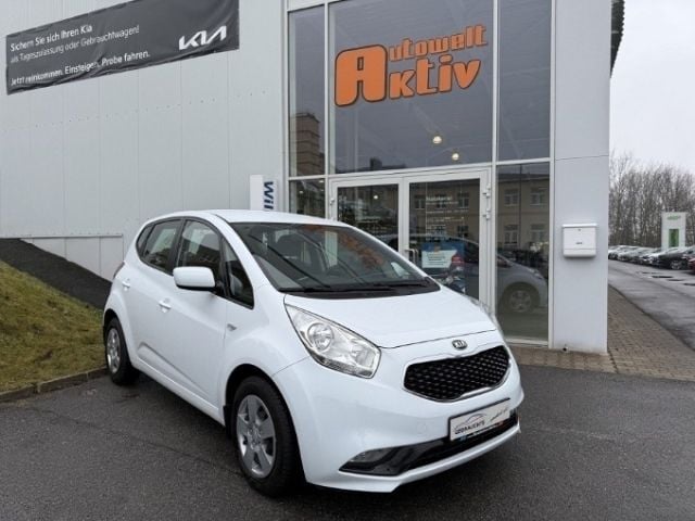 Weiss Gebraucht 2018 Kia Venga DREAM-TEAM Edition Kleinwagen | 11.990 € (Fairer Preis) - Bild 1/4