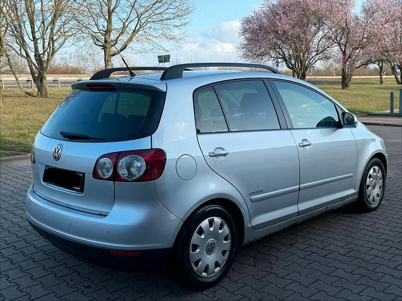 Gebraucht VW Golf VI United 105 PS (77 kW) 2009 Silber Kleinwagen
