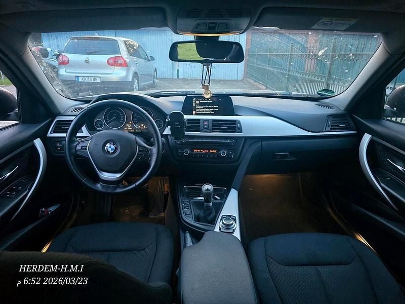 Gebraucht BMW 318 143 PS (105 kW) 2014 Andere farben Kombi