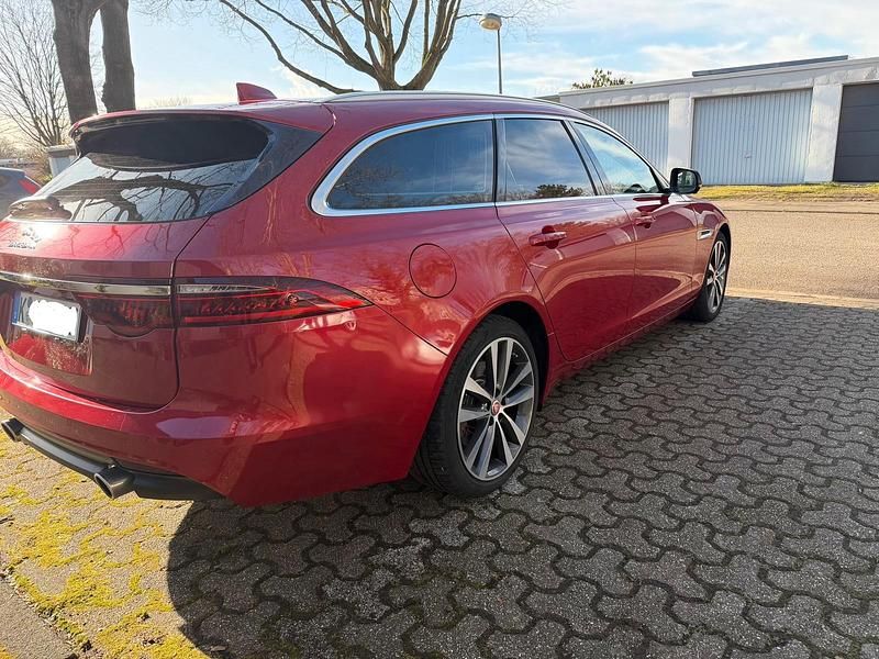 Gebraucht Jaguar XF Sportbrake 300 PS (220 kW) 2019 Rot Kombi