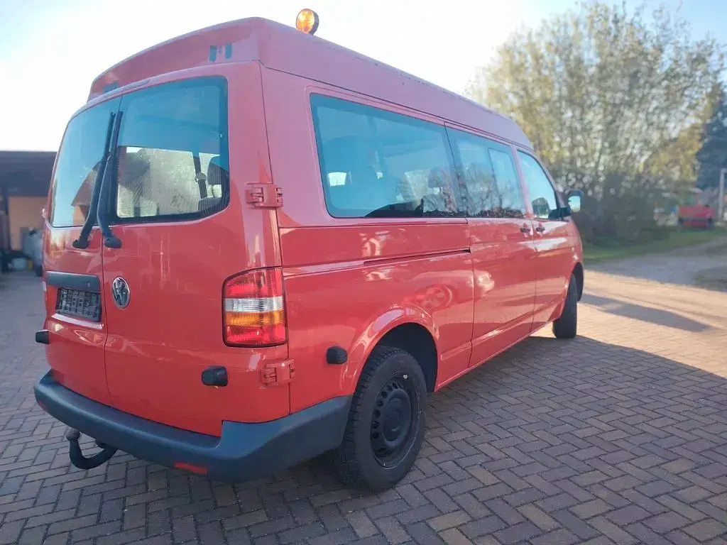 Używany VW T5 102 KM (75 kW) 2008 Czerwony Van