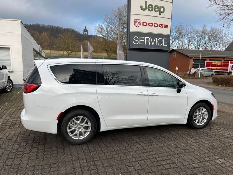 Neu Chrysler Voyager 287 PS (211 kW) 2025 Weiß Van / Kleinbus