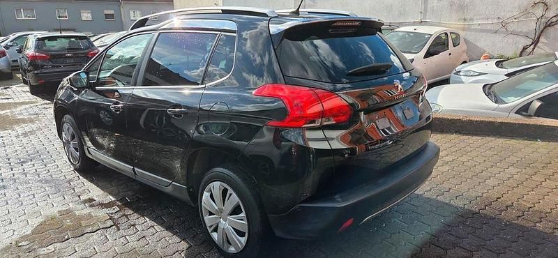 Gebraucht Peugeot 2008 82 PS (60 kW) 2015 Schwarz SUV