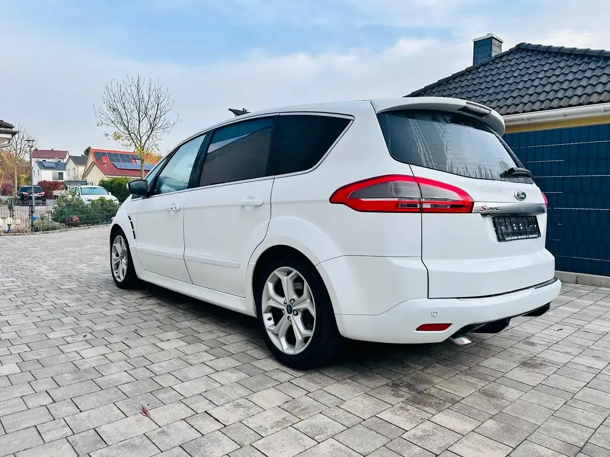 Używany Ford S-MAX Titanium S 163 KM (119 kW) 2015 Biały Minivan