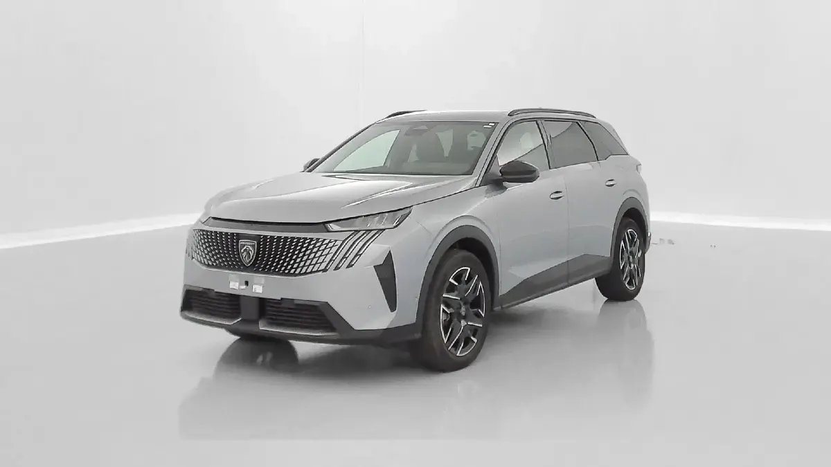 Gebraucht Peugeot 5008 Allure 136 PS (100 kW) 2025 Grau (gris artense) SUV