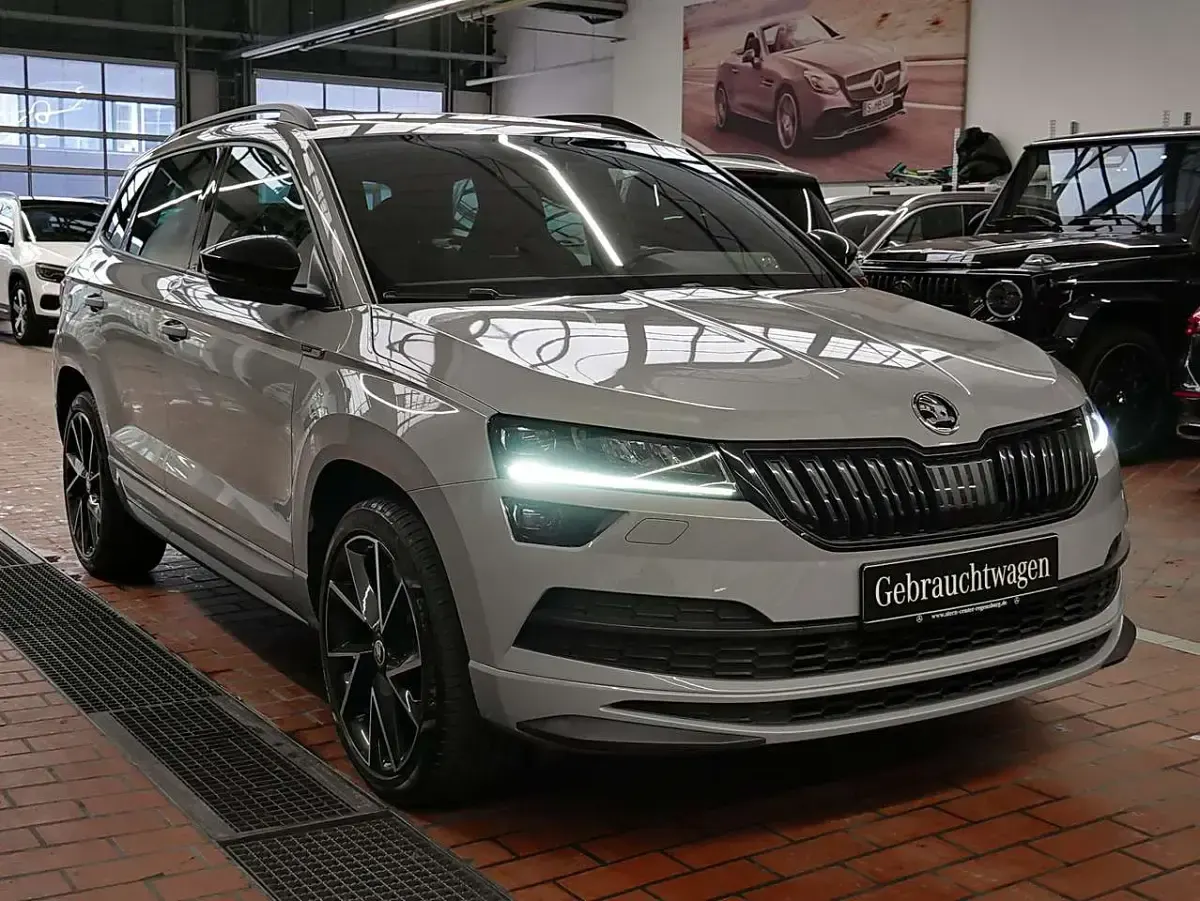 Gebraucht Skoda Karoq SportLine 150 PS (110 kW) 2019 Grau SUV