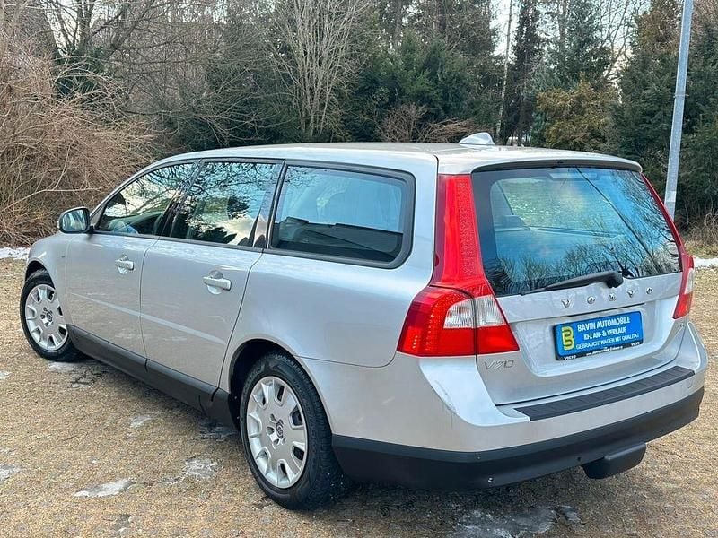 Gebraucht Volvo V70 109 PS (80 kW) 2010 Silber Kombi
