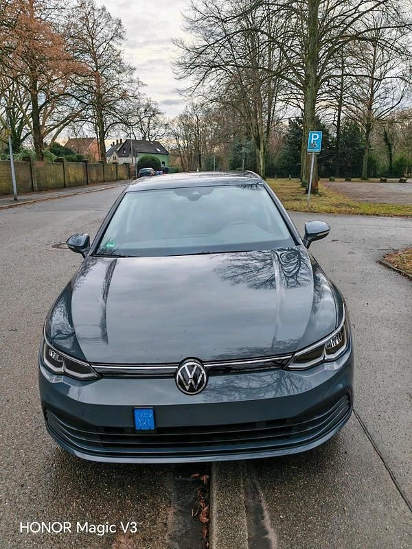 Gebraucht VW Golf VIII 150 PS (110 kW) 2021 Grau Limousine