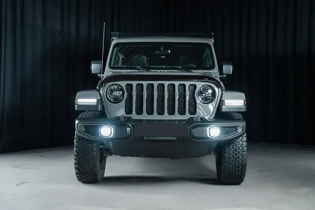 Gebraucht Jeep Wrangler Unlimited Sahara 264 PS (194 kW) 2021 Grau SUV