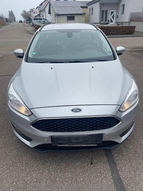 Grau Gebraucht 2014 Ford Focus Business Edition Kombi | 3.350 € (Guter Preis) - Bild 1/4