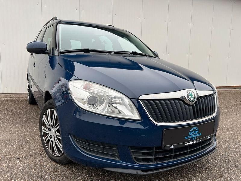 Blau Gebraucht 2011 Skoda Roomster Plus Edition Van / Kleinbus | 5.999 € (Guter Preis) - Bild 1/4