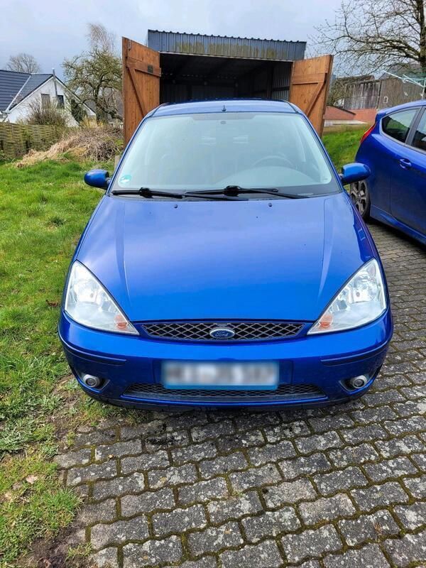 Blau Gebraucht 2003 Ford Focus ST Limousine | 1.500 € (Fairer Preis) - Bild 1/4