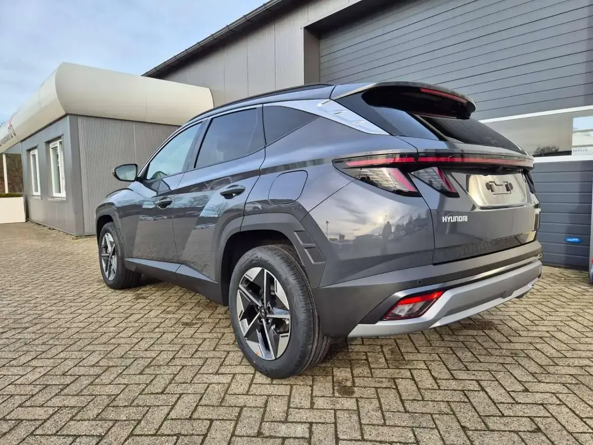 Neu Hyundai Tucson Trend 150 PS (110 kW) 2026 Ecotronic gray SUV