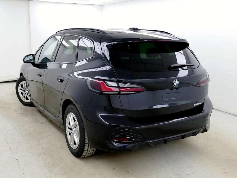 Gebraucht BMW 220 M Sport 170 PS (125 kW) 2024 Black saphir Van / Kleinbus